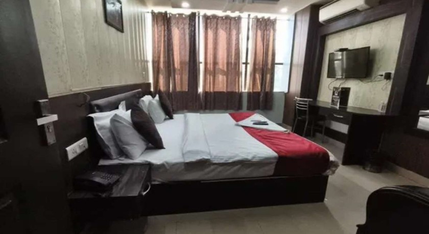 Hotel The Max in Lucknow