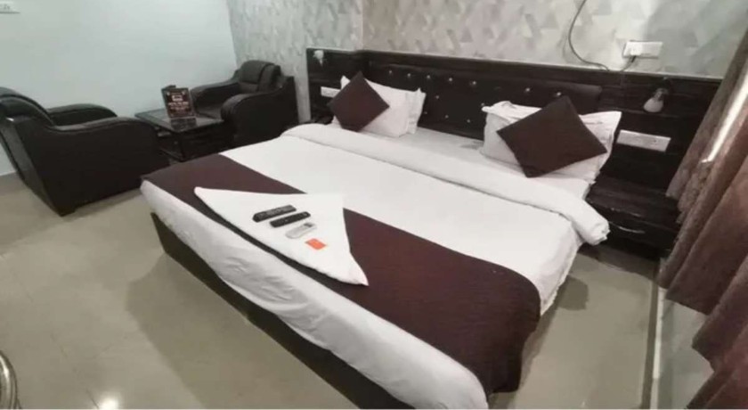 Hotel The Max in Lucknow