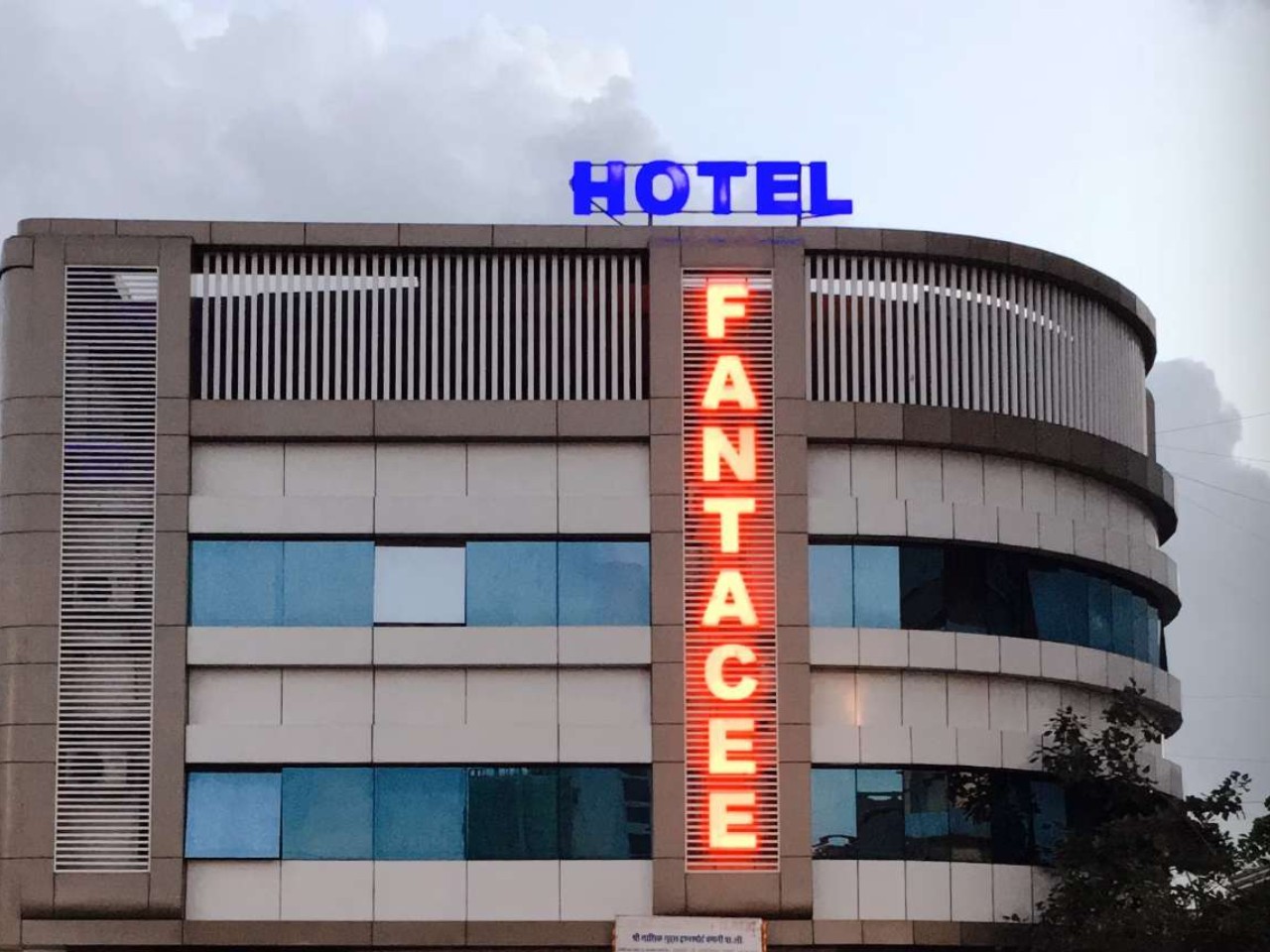 Hotel Fantacee in Navi Mumbai