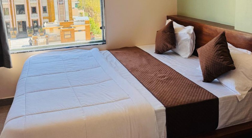 Hotel Shree Mangalam in Khatoo