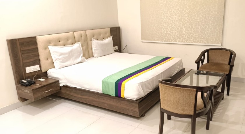 Hotel Heaven Grand in Lucknow