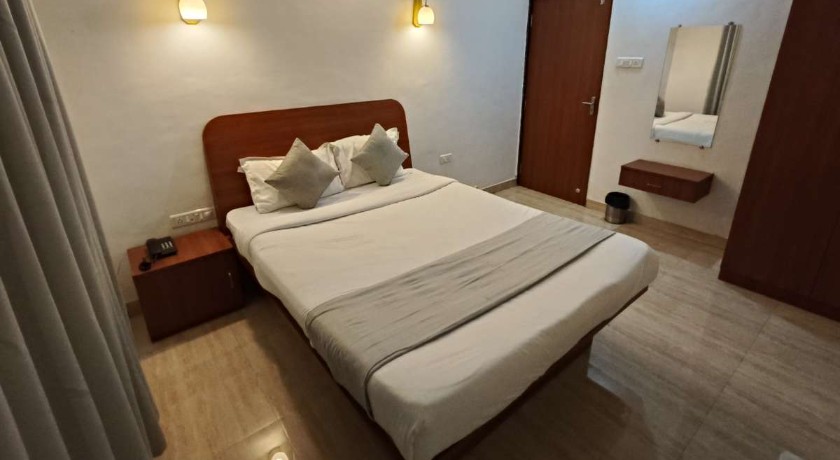 Hotel Sandesh Palace in Lonavala