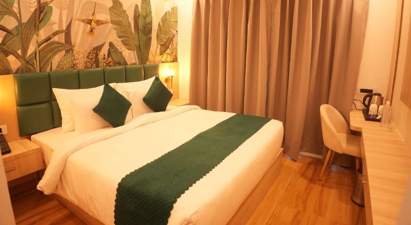 Hibiscus Elite Hotel in Noida