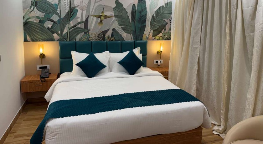 Hibiscus Elite Hotel in Noida