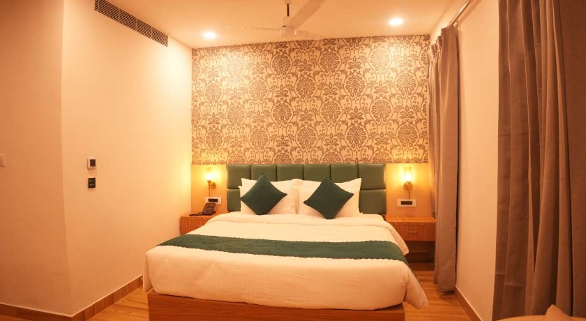Hibiscus Elite Hotel in Noida