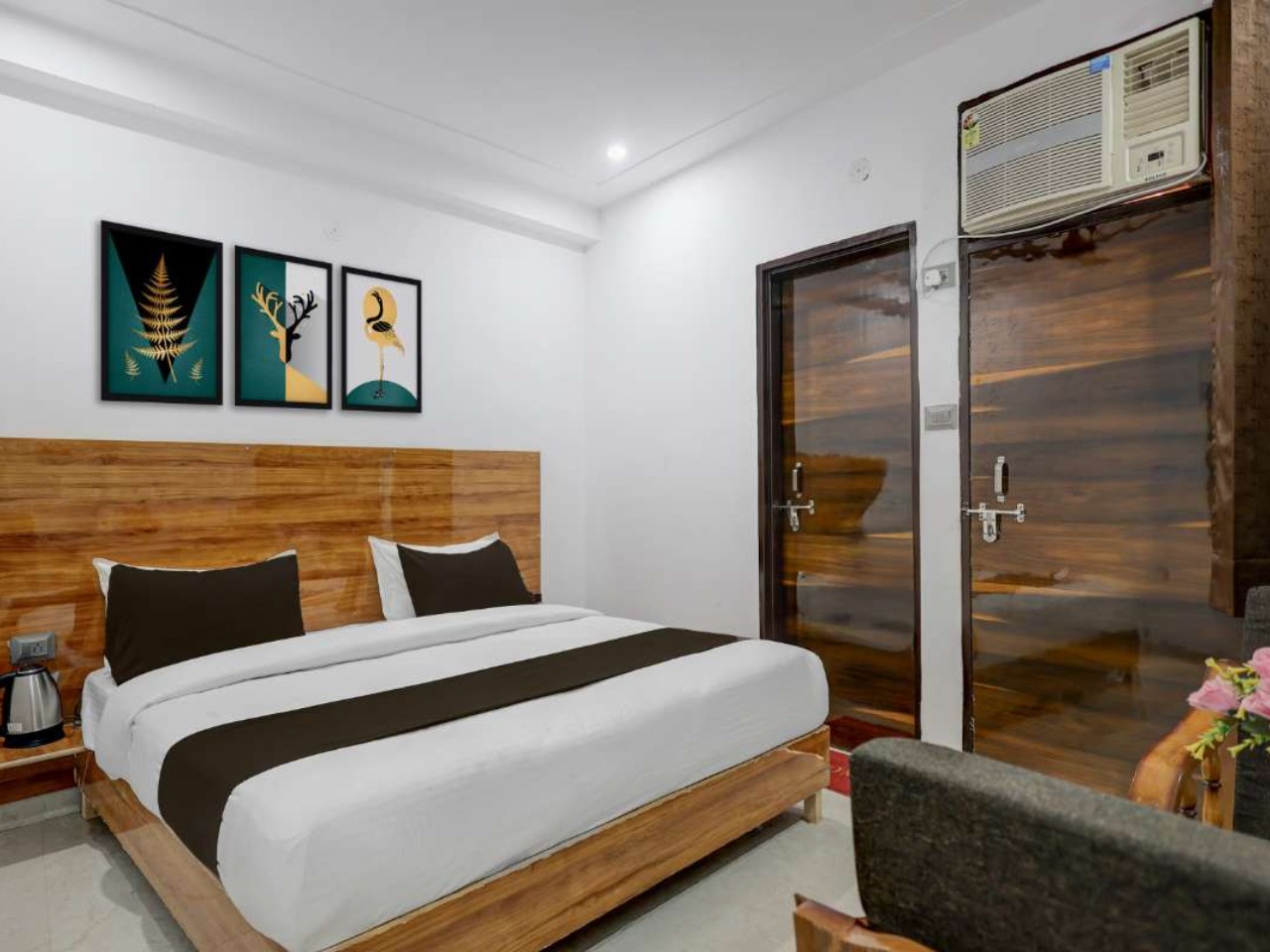 Hotel Royal Regency in Delhi