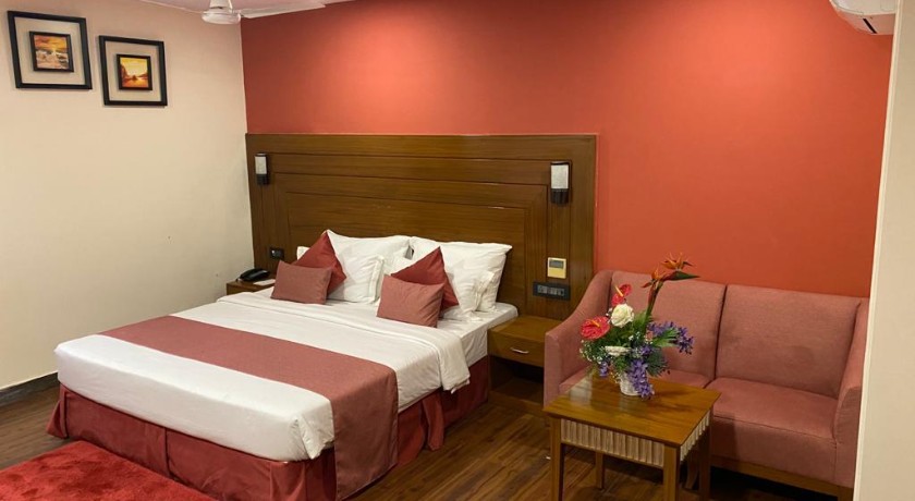 Hotel One Continent in Hyderabad