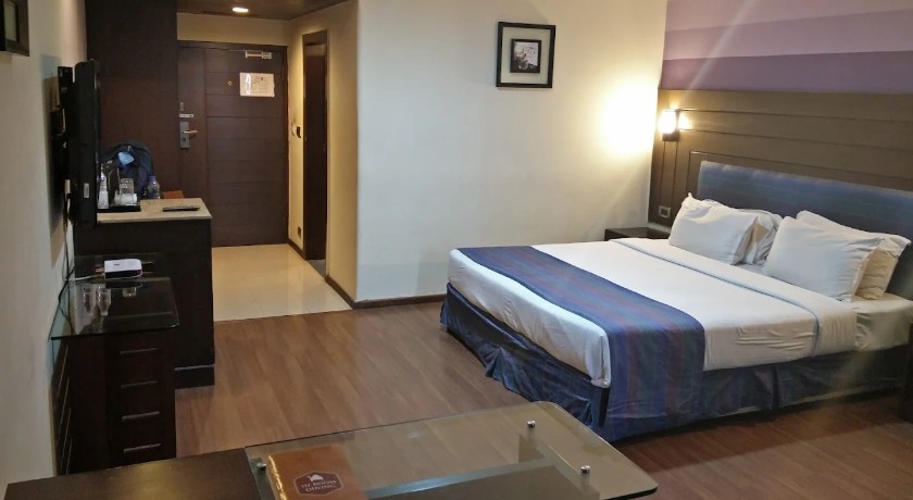 Hotel One Continent in Hyderabad