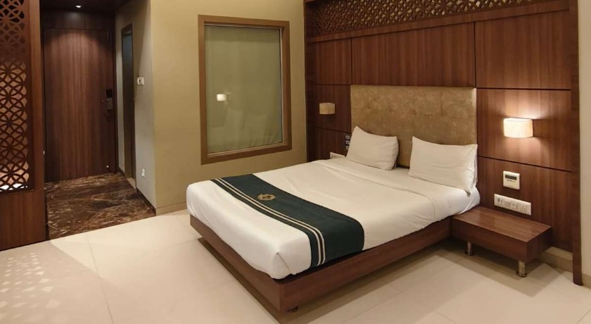 Hotel Mathoshree in Thane