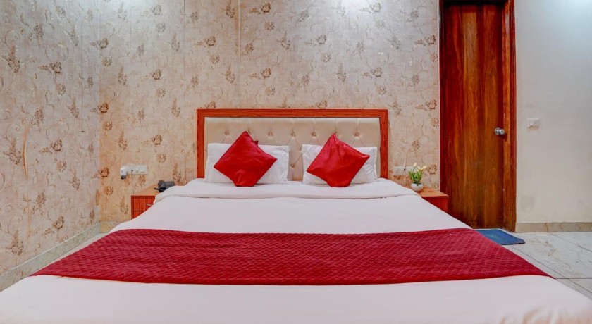 Hotel Gray Stone in Noida