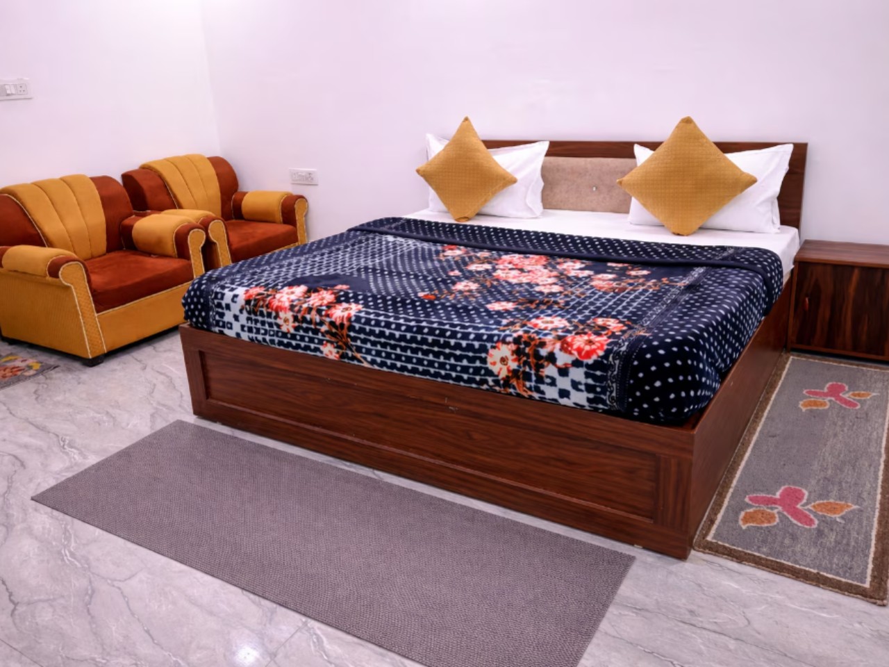 Hotel Ramkesarrai in Ayodhya