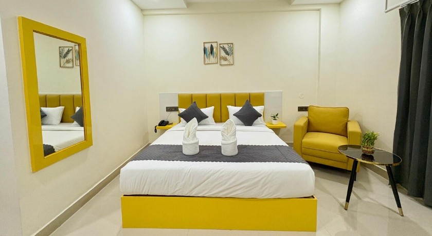 Yellow Sapphire Hotel DLF Cyber City in Hyderabad