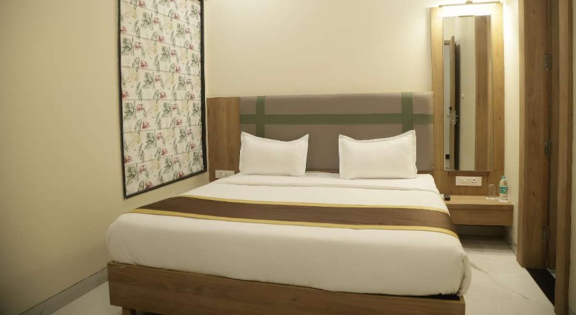 Hotel Avenue Grand in Lucknow