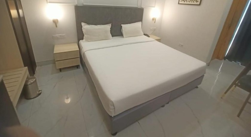 Saltstayz Premier - Sector 28 Faridabad in Faridabad