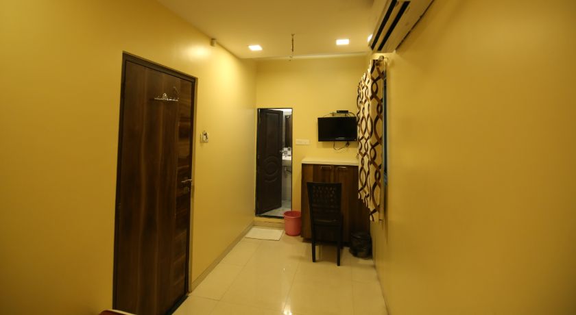 Airport Metro Hotel in Mumbai