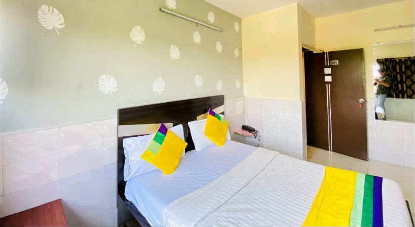 Hotel Aakash in Ahmedabad