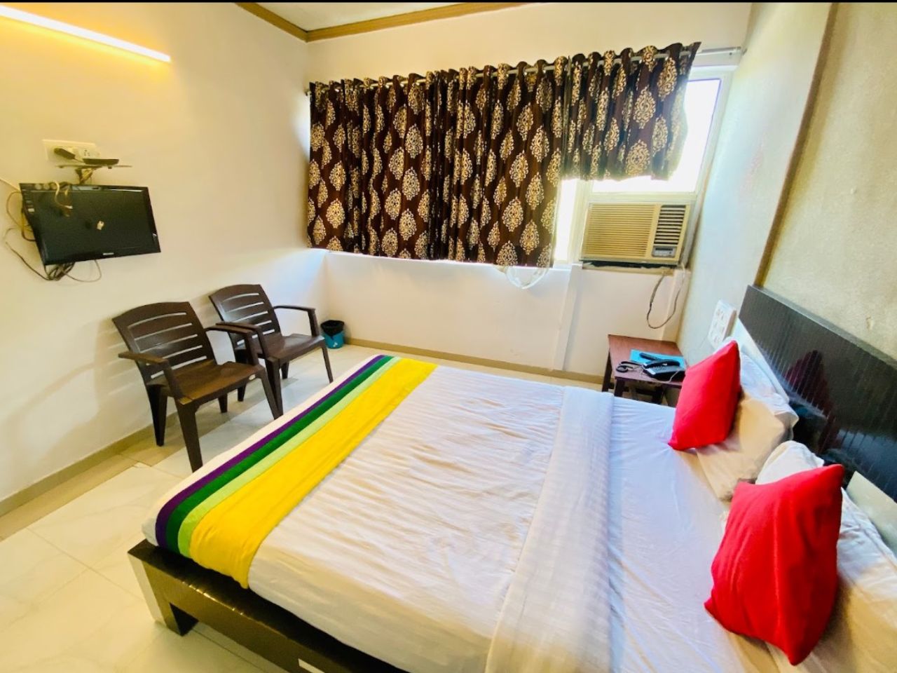 Hotel Aakash in Ahmedabad