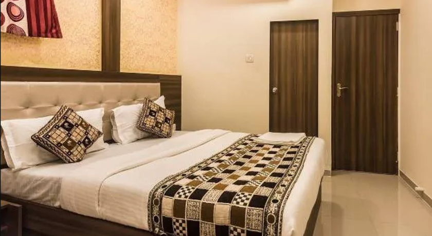 Hotel Golden Galaxy in Mumbai