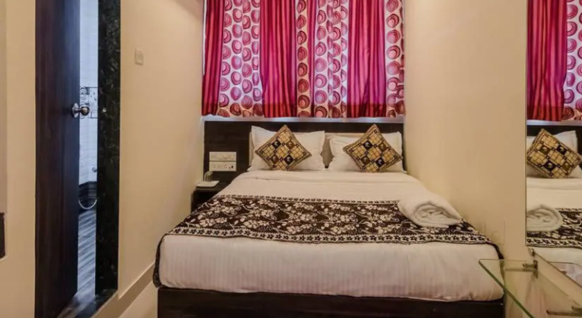 Hotel Golden Galaxy in Mumbai