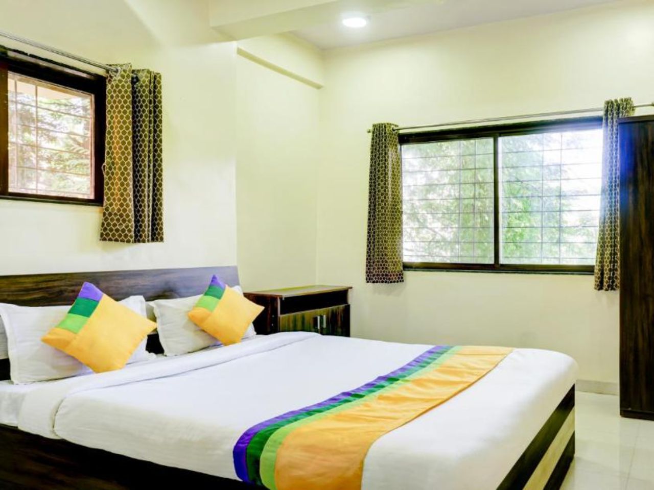 Hotel Bestow Inn in Pune
