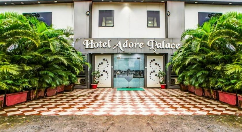 Hotel The Adore Palace in Mumbai