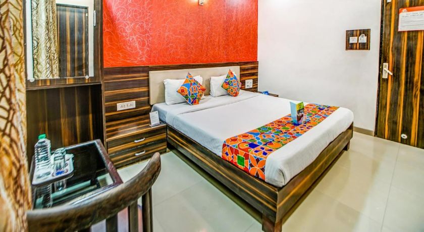 Hotel The Adore Palace in Mumbai