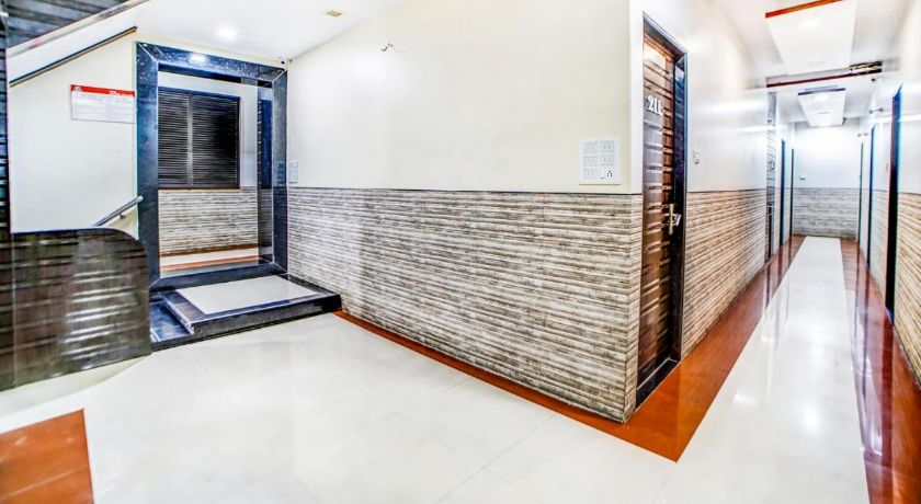 Hotel The Adore Palace in Mumbai