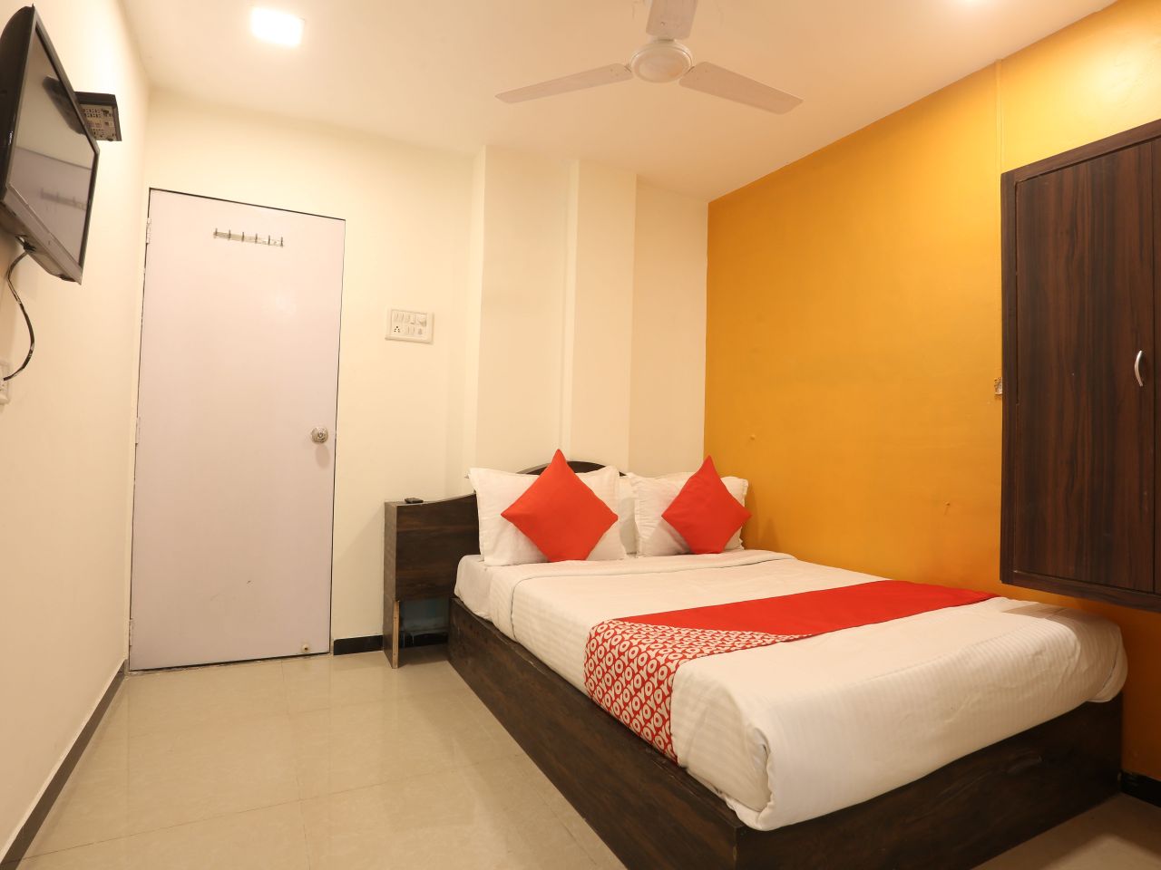 Hotel Sunrise residency in Mumbai