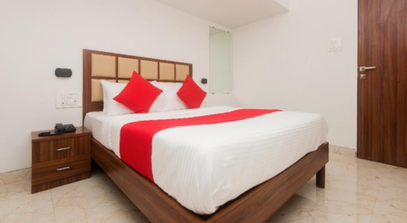 Hotel Grand Plaza in Mumbai