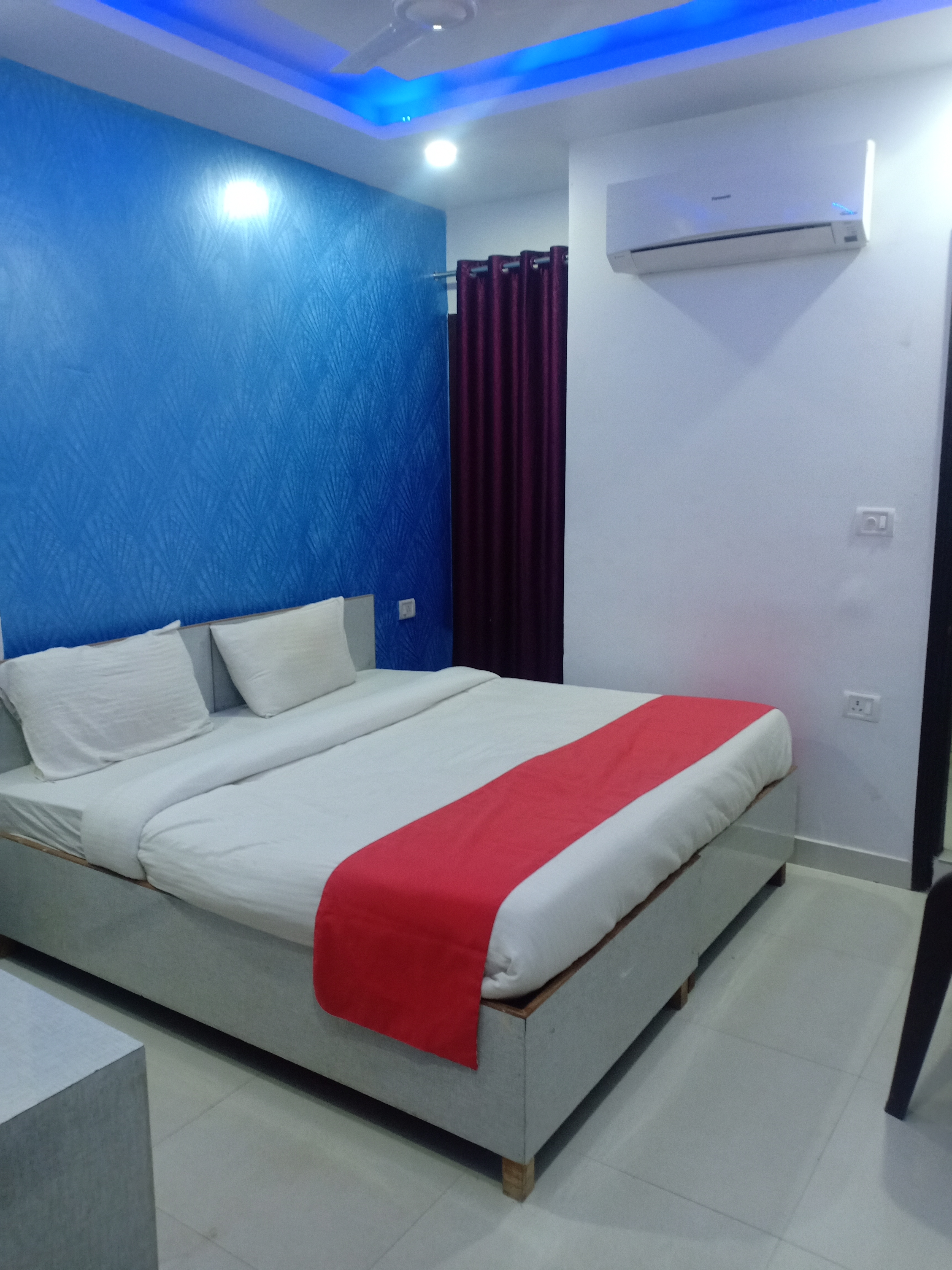 Hotel Marina in Delhi