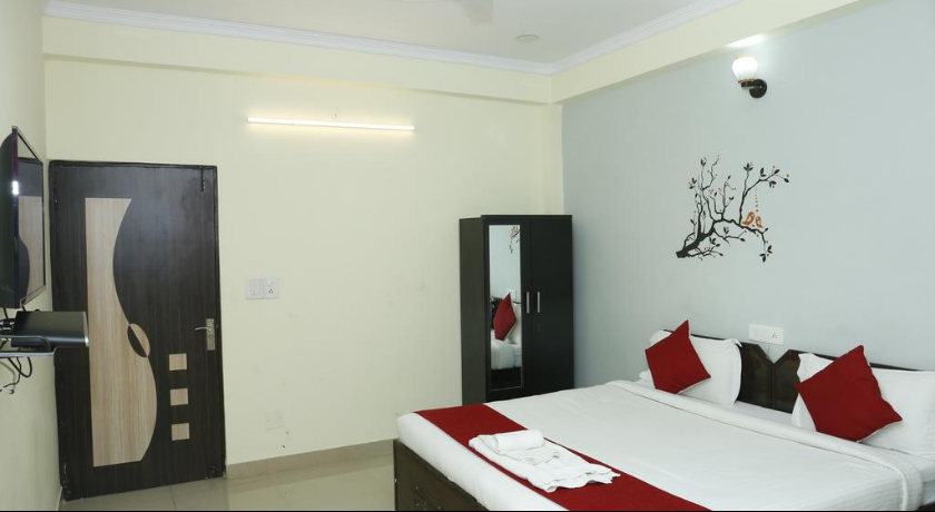 Hotel Silver Land in Delhi