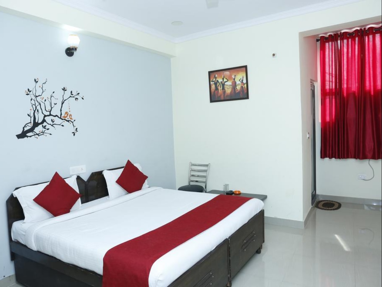 Hotel Silver Land in Delhi