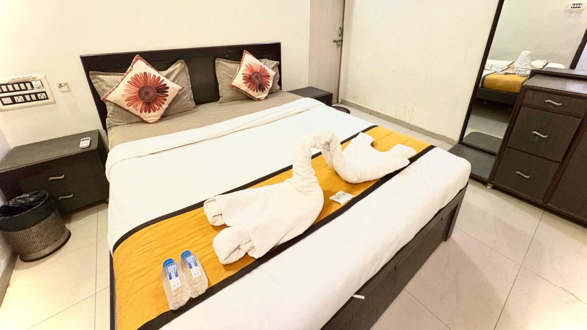 Hotel Jasmine in Ahmedabad