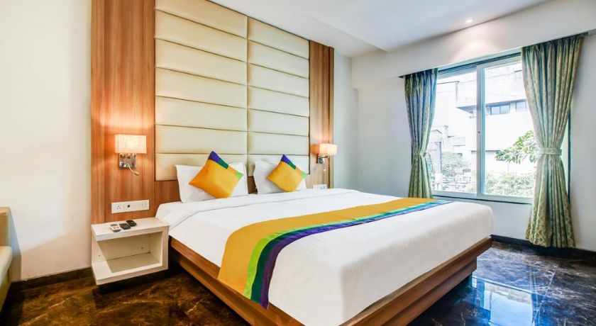 Hotel Royal Oak in Navi Mumbai