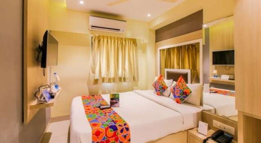 Hotel Pranava Deluxe in Navi Mumbai