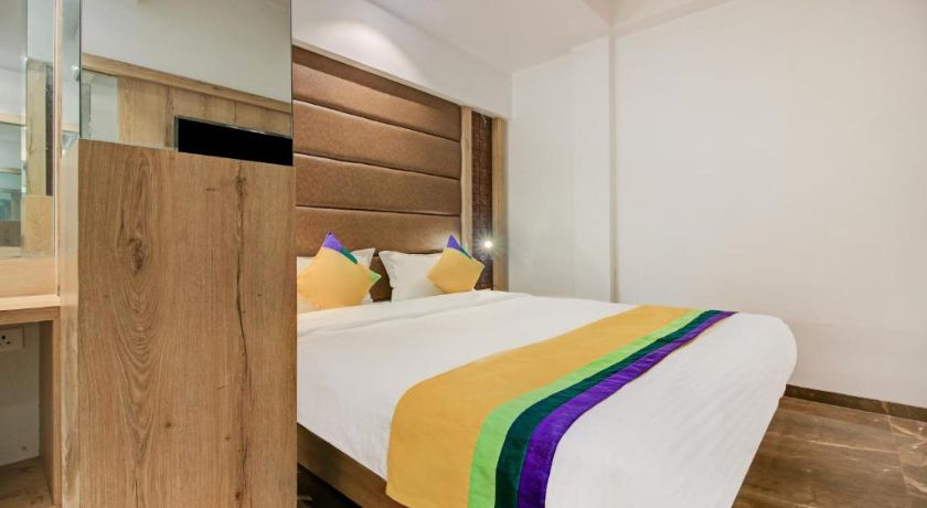 Hotel Aarush Inn in Navi Mumbai