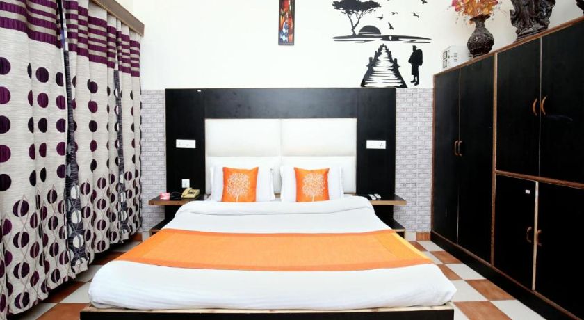 Hotel City Plaza 7 in Chandigarh