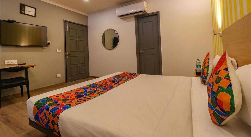 Qotel Chhatarpur in Delhi