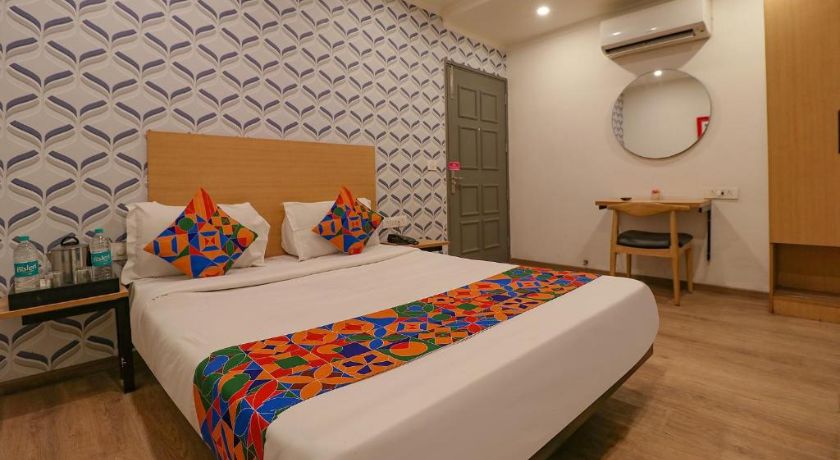 Qotel Chhatarpur in Delhi