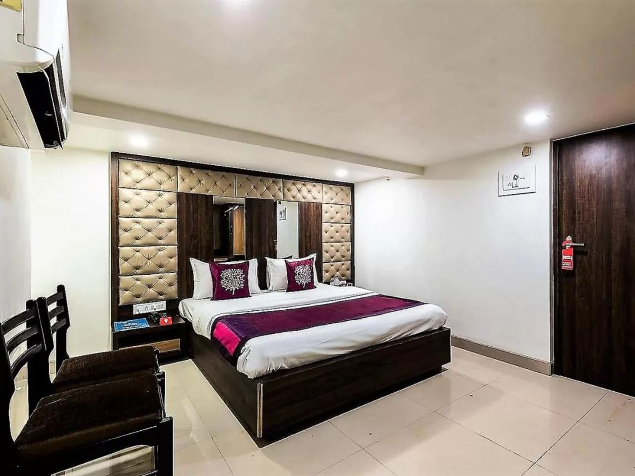 Hotel Shelter Palace in Navi Mumbai