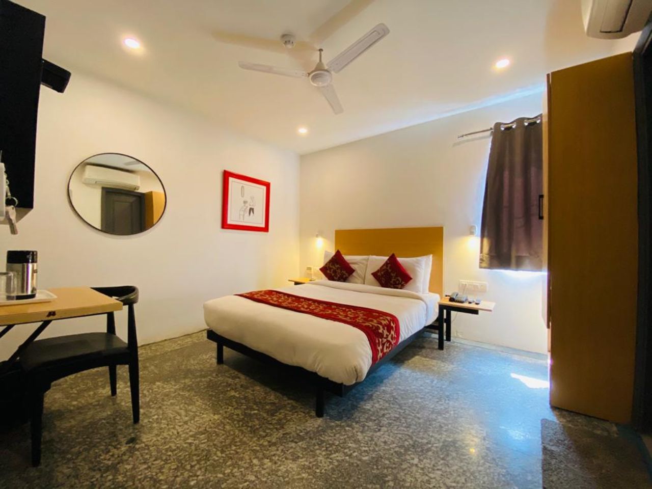 Hotel Golden Saffron By Qotel in Delhi