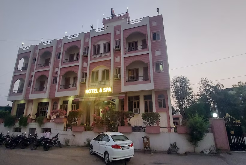 Hotel Raj Laxmi Palace in Jaipur