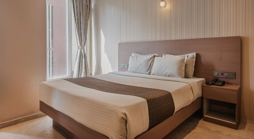 Hotel Aura in Mumbai