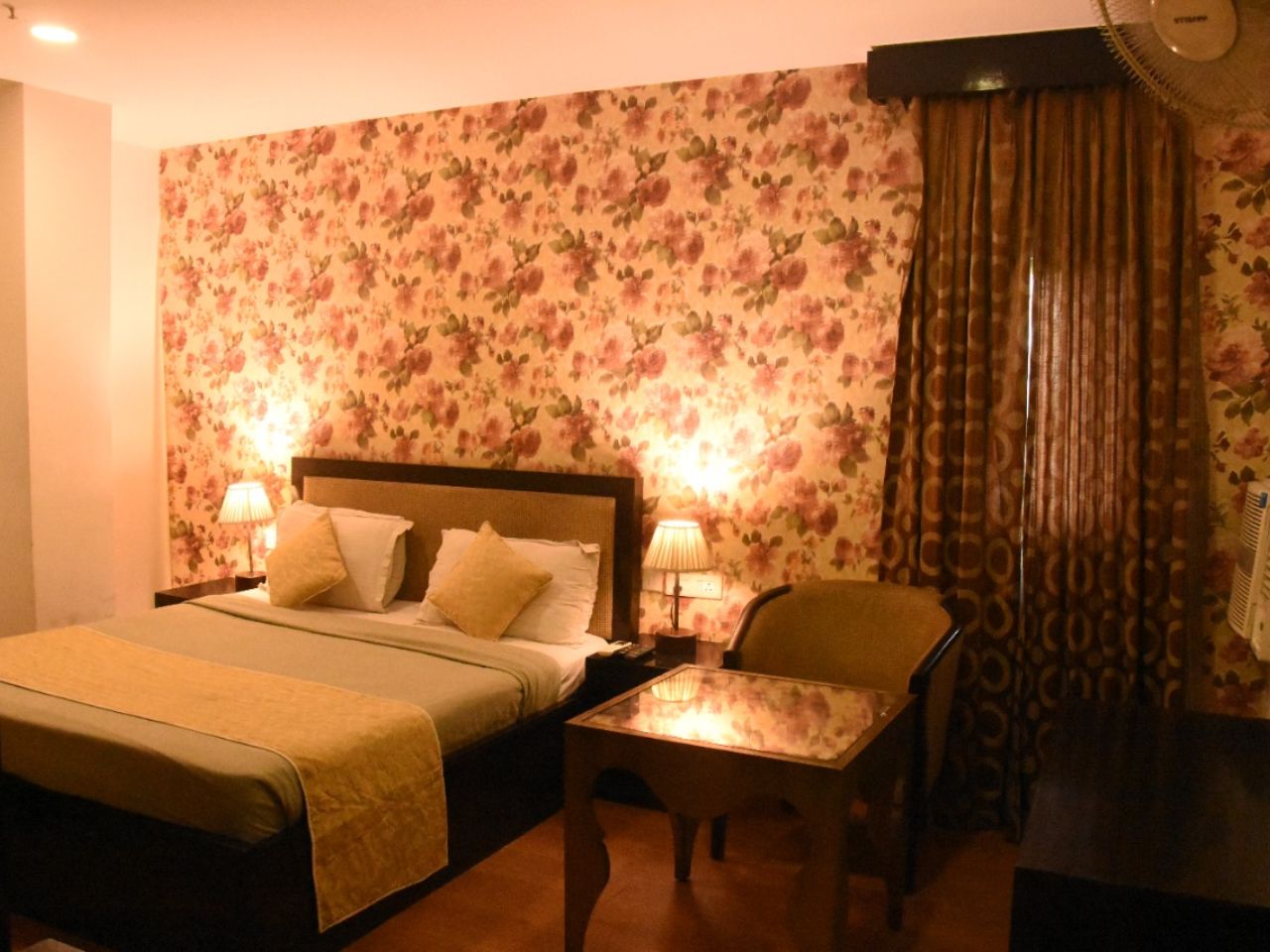 Clarks inn Kaushambi in Ghaziabad