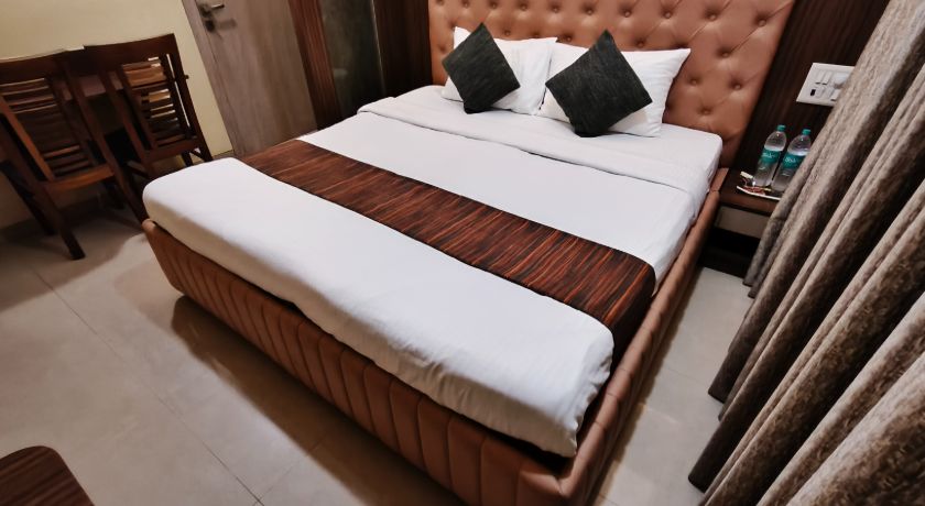 Hotel Ratna Paradise in Thane
