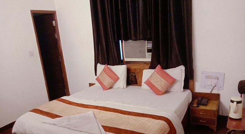 Hotel Vardhmaan Inn in Delhi