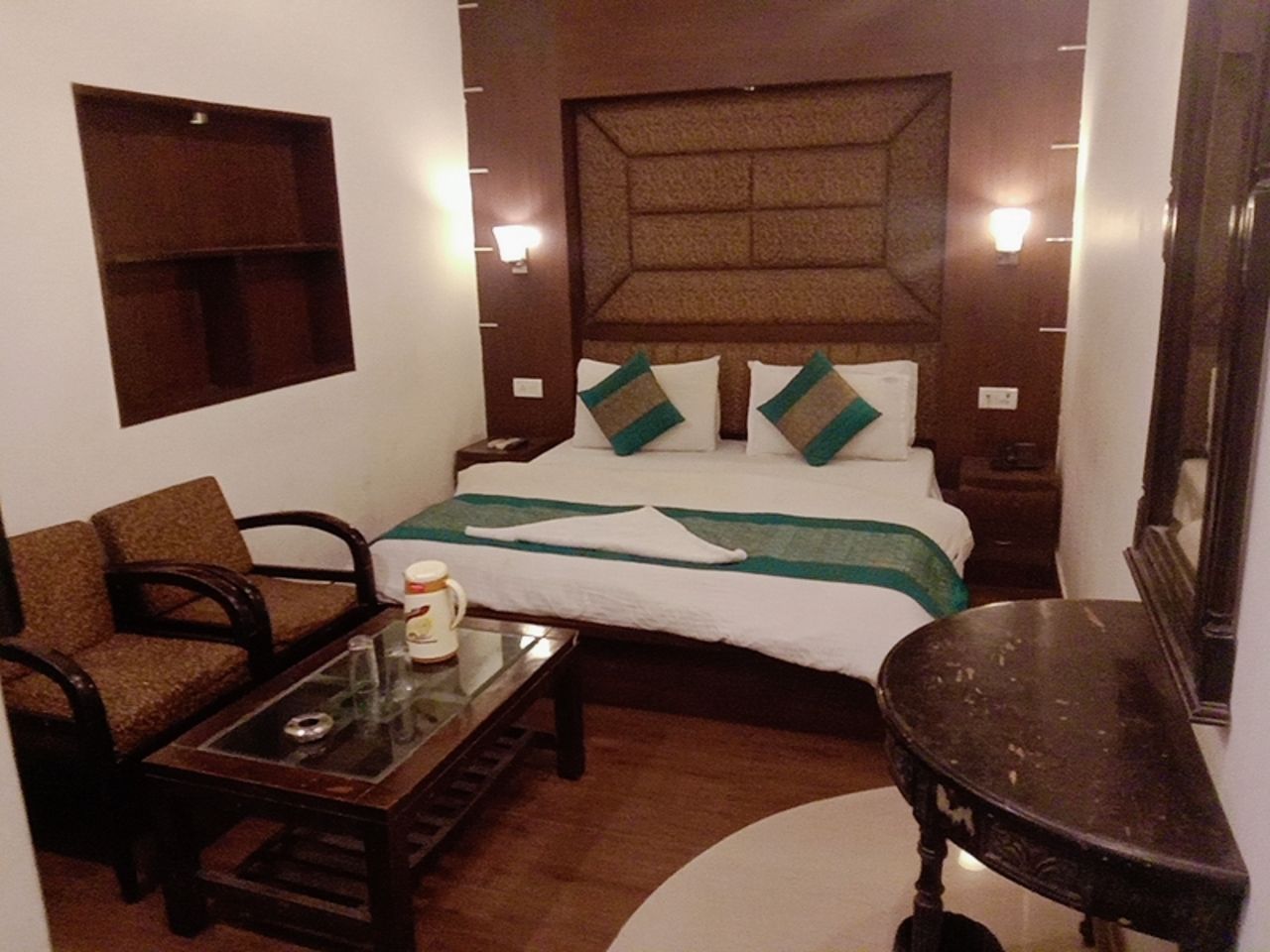 Hotel Vardhmaan Inn in Delhi
