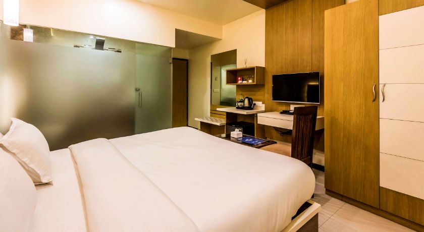 Hotel Elite Continental in Mumbai