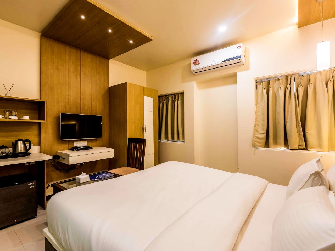 Hotel Elite Continental in Mumbai