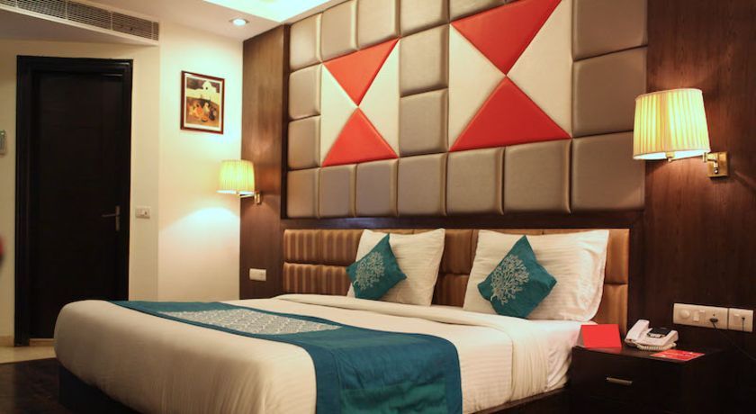Hotel Golf View Suites in Gurgaon